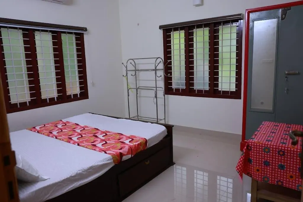 Casa de Férias Calvin'S Home Stay 3 Bedrooms Tiruvalla