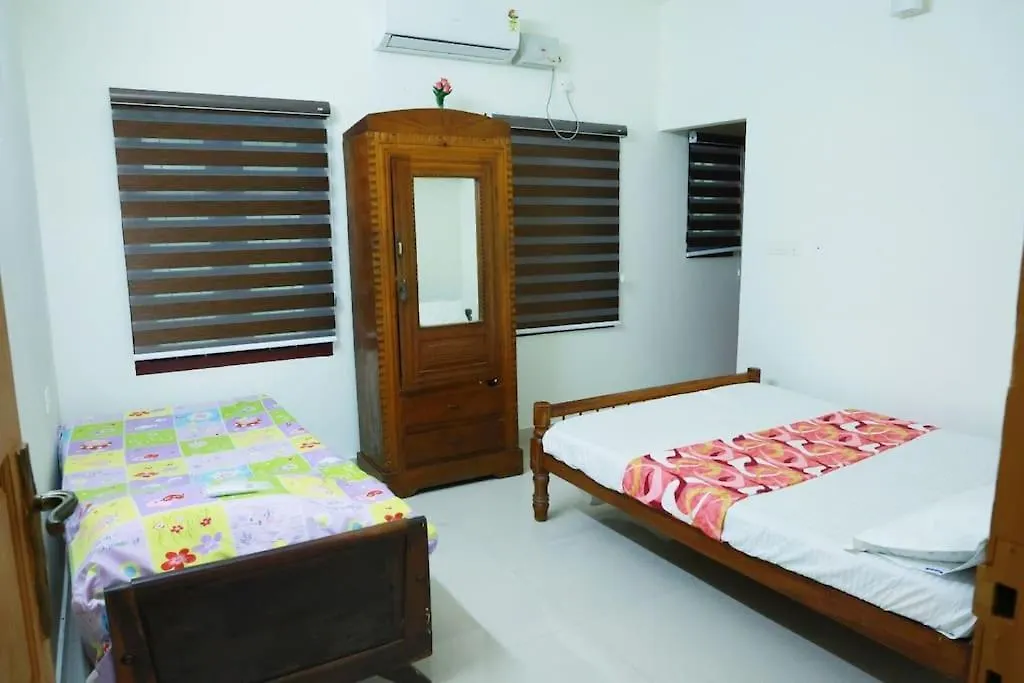 Calvin'S Home Stay 3 Bedrooms Tiruvalla Índia