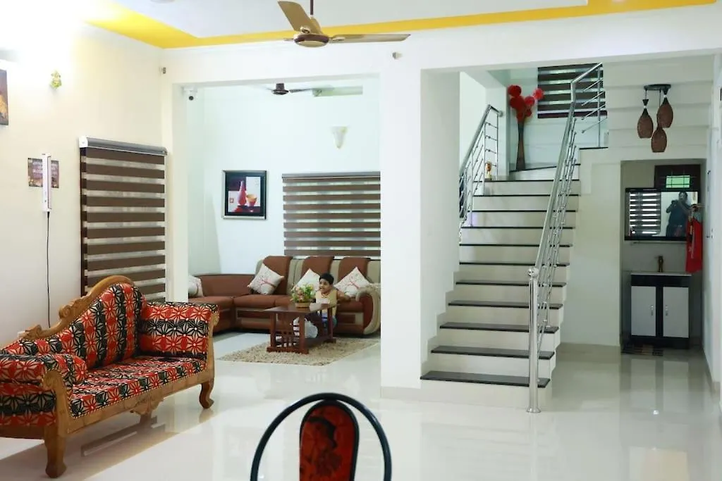 Casa de Férias Calvin'S Home Stay 3 Bedrooms Tiruvalla
