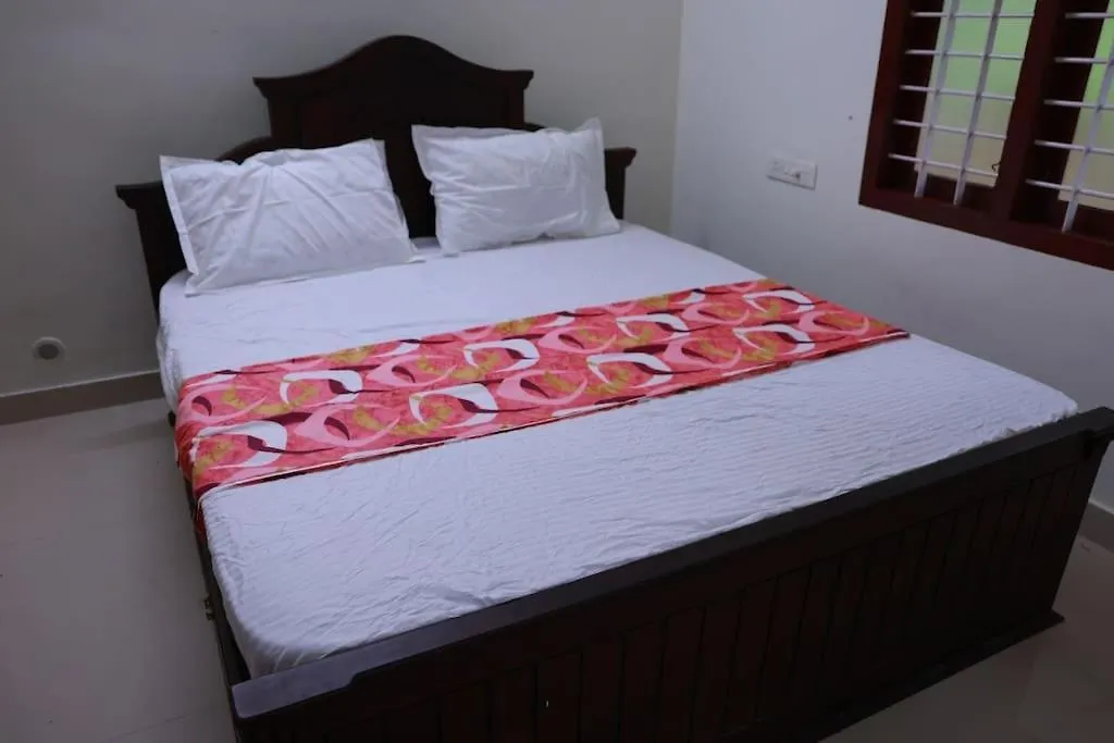 Calvin'S Home Stay 3 Bedrooms Tiruvalla Casa vacanze